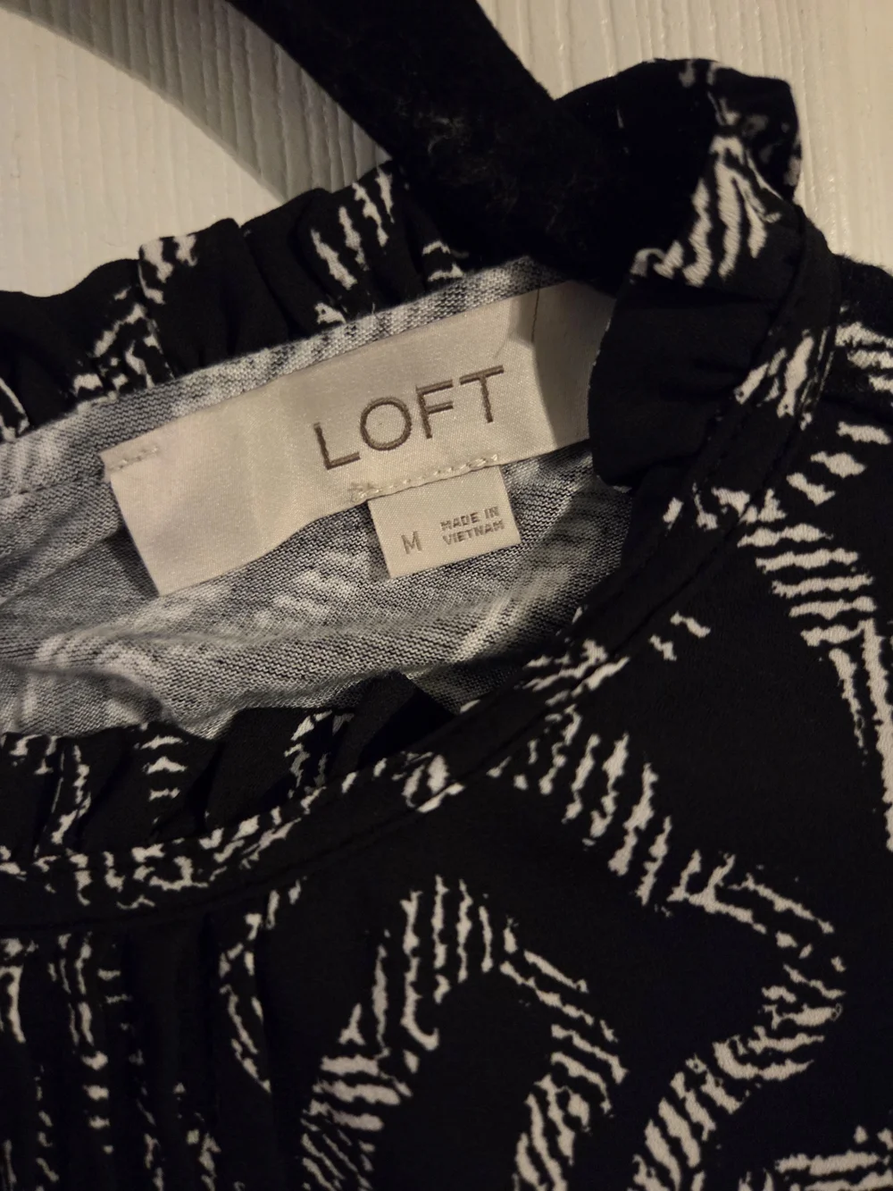 LOFT Black and White Abstract Print Short Puff Sleeve Blouse- Medium